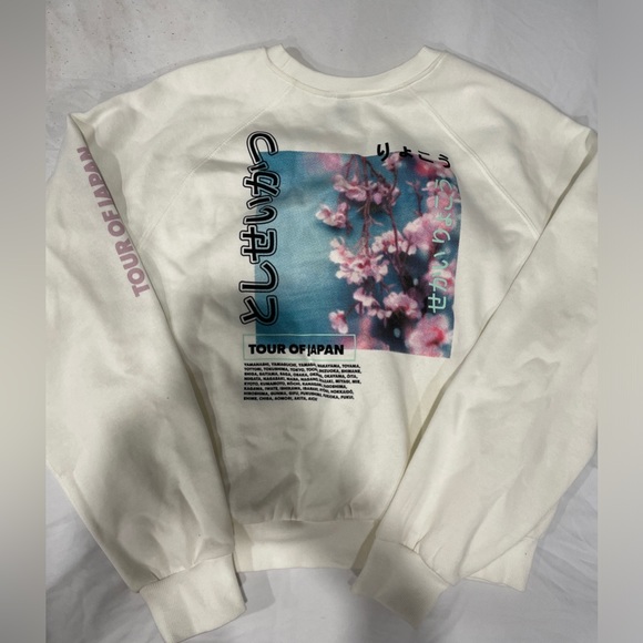 Japanese Inspired Graphic Crewneck - Picture 1 of 3